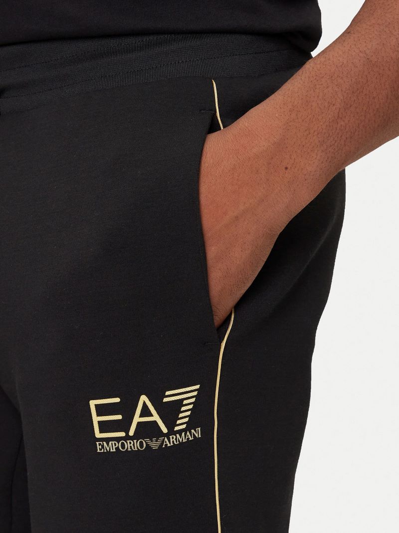 Pantaloni EA7 TRAIN GOLD LABEL M PANTS CH VI PL