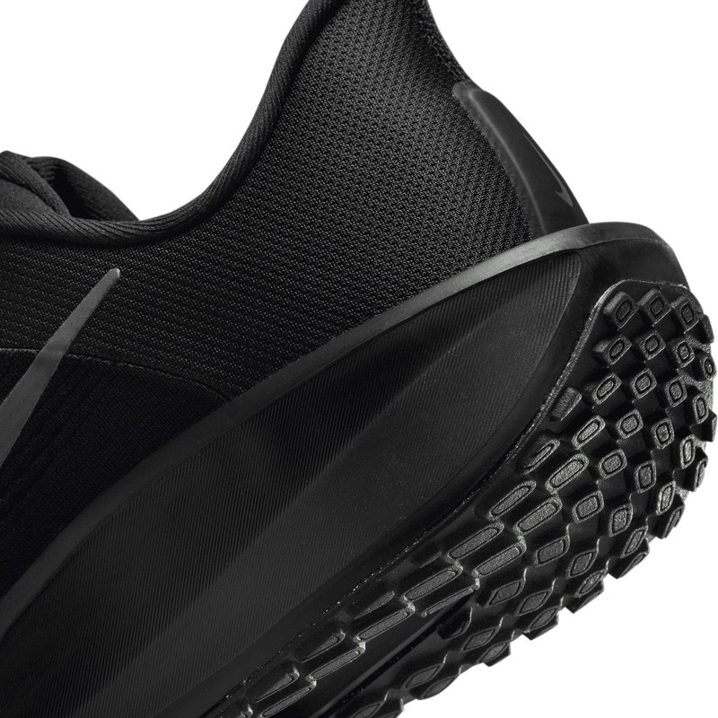 Pantofi sport Nike QUEST 6