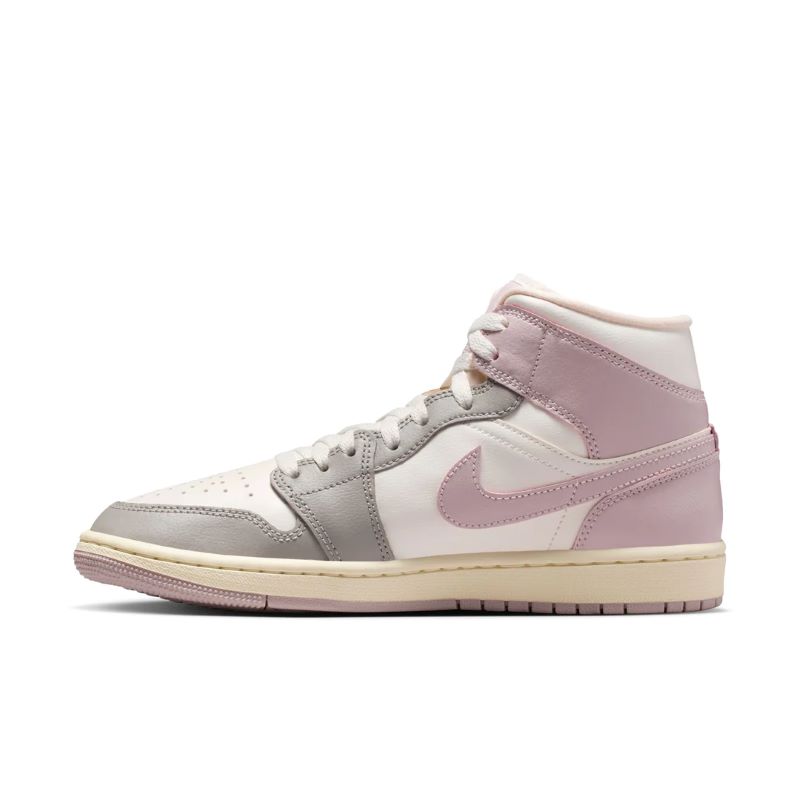 Pantofi sport Nike WMNS AIR JORDAN 1 MID - imagine 2