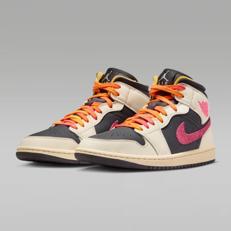 Pantofi sport Nike WMNS AIR JORDAN 1 MID SE EDG